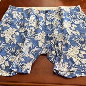 Tommy Bahama Blue and White Floral Men Shorts